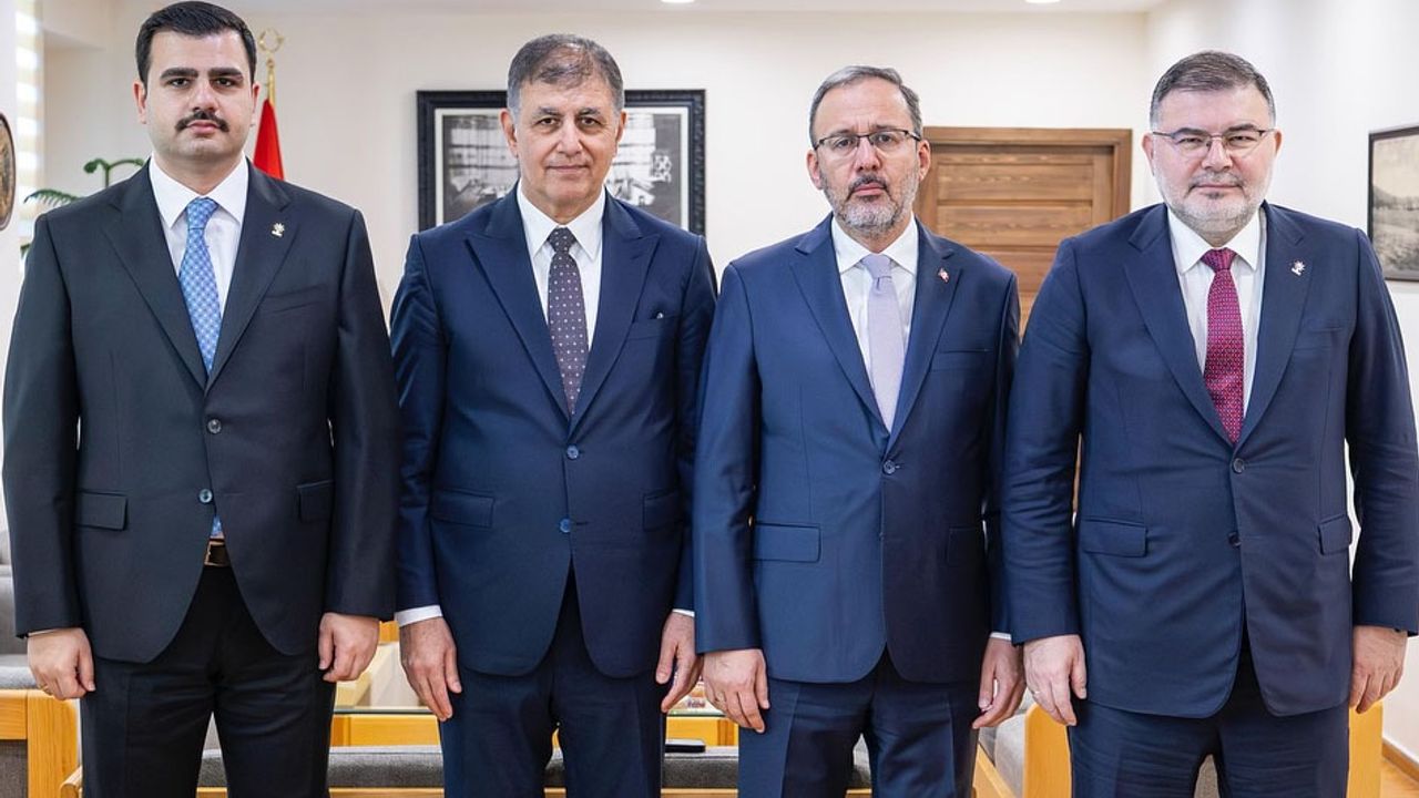 Ak Parti'den İzmir Büyükşehir'e tam destek görseli