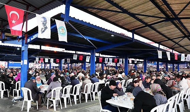 Büyükşehir’in İftar Sofrası Gördes’te Kuruldu görseli