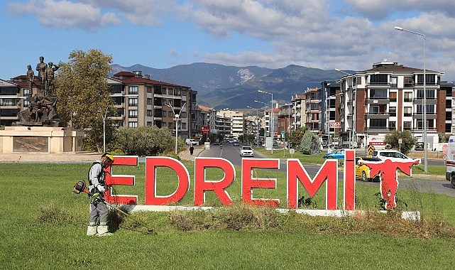 Park ve yeşil alanları ile nefes alan Edremit.. görseli