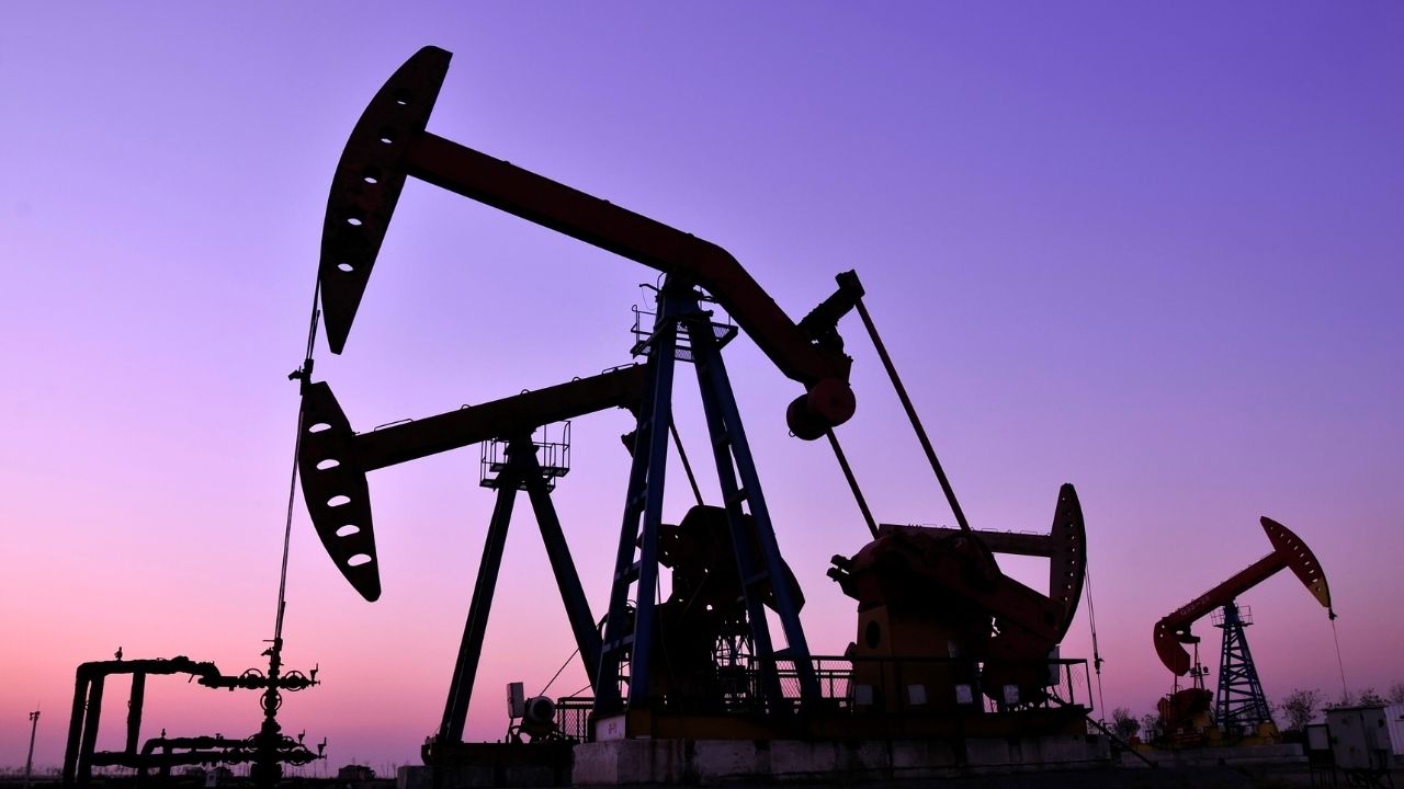 Brent petrol 63,21 dolardan işlem görüyor görseli