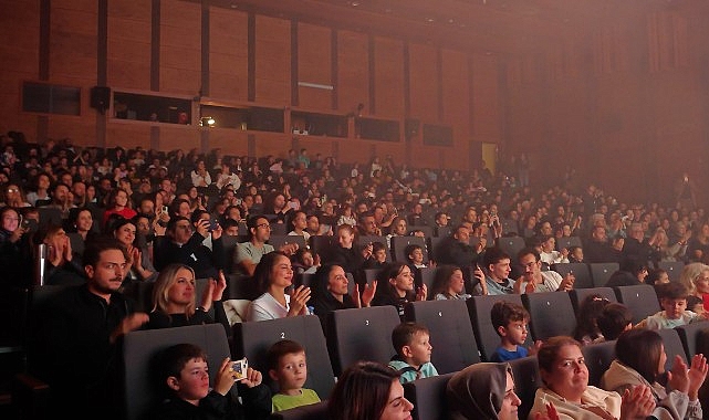 Kocaeli'de perdeler çocuklar için açıldı görseli