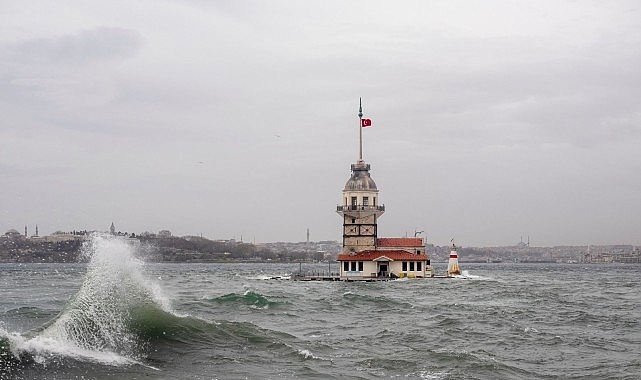 AKOM’dan Pazartesi Uyarısı: Fırtına ve Kuvvetli Sağanak Yağış Bekleniyor görseli