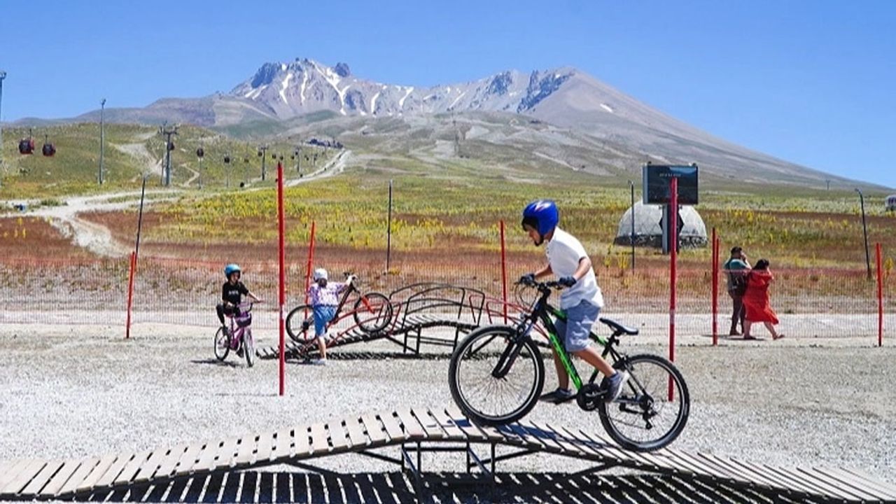 Trafikte bisiklet güvenliğine acil çağrı görseli
