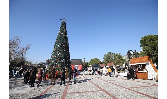 Karşıyaka ışıl ışıl olacak: ‘Yeni Yıl Şenliği’ 13 Aralık’ta başlıyor! görseli