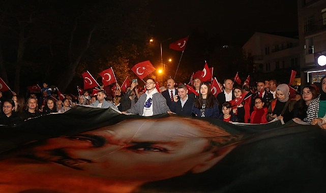 Cumhuriyet Coşkusu Gölcük'ü Saracak görseli