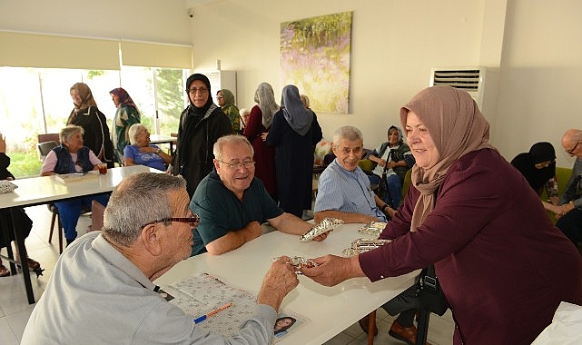 Nilüferli kadınlardan huzurevinde sıcak buluşma görseli