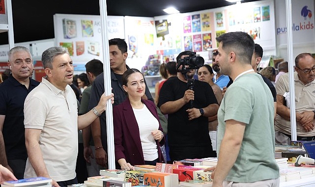 Antalyalılardan 15. Antalya Kitap Fuarı’na yoğun ilgi görseli