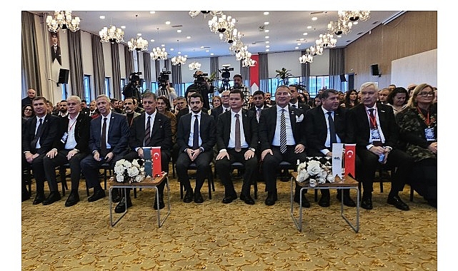 Başkan Aydın Afetlere Dirençli Kentler Paneli’ne Katıldı görseli