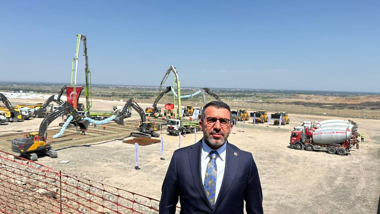 AK Parti Kars Milletvekili Adem Çalkın: "Kars-Iğdır-Aralık-Dilucu Hızlı Demiryolu Hattı bir hayal olmaktan çıkıyor" görseli