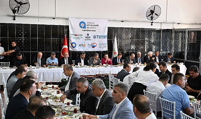 Başkan Vekili Özdemir Antalya Toptancı Hali’nde görseli