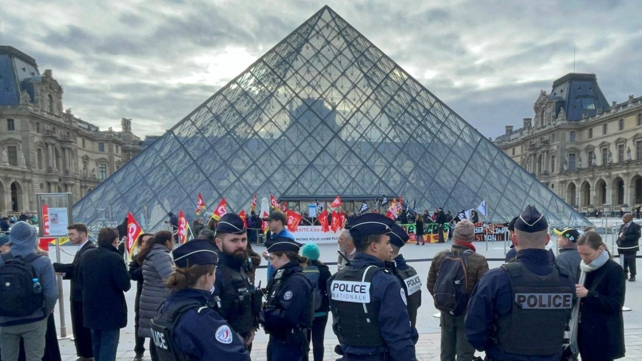 Louvre’daki mücevherler merkez bankasına taşındı görseli