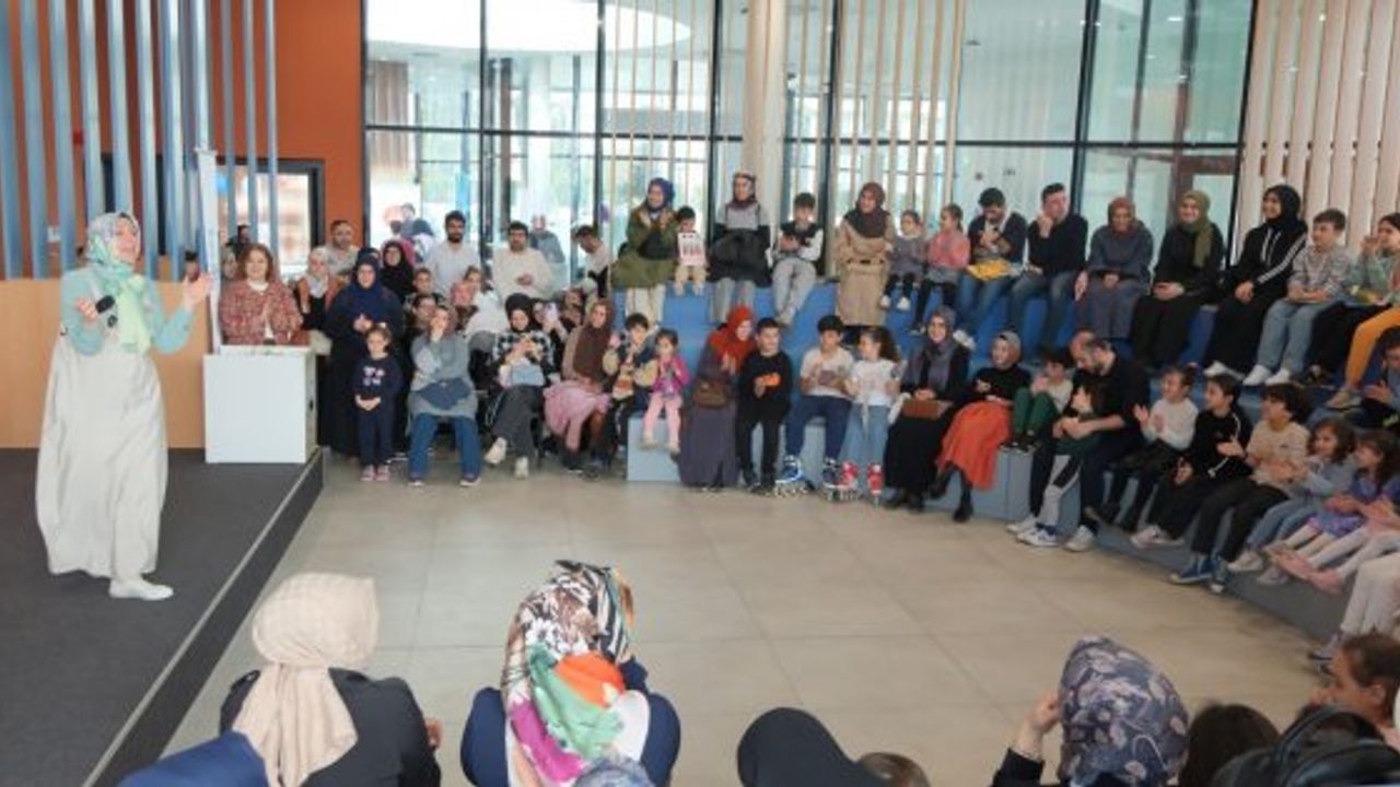 Kocaeli'nde çocuklar, masal diyarına yolculuk yaptı görseli