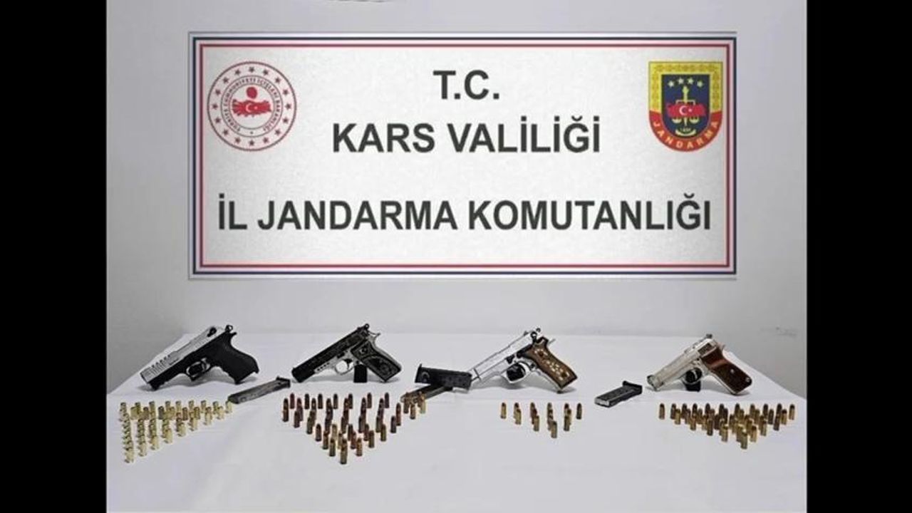 Kars’ta yaylada ruhsatsız silah operasyonu: 4 kişi hakkında adli işlem başlatıldı görseli