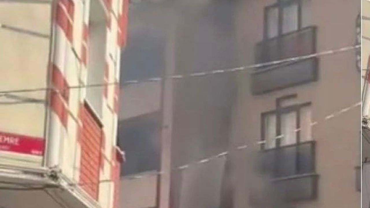 İstanbul Esenyurt'ta 4 katlı bir binada yangın görseli