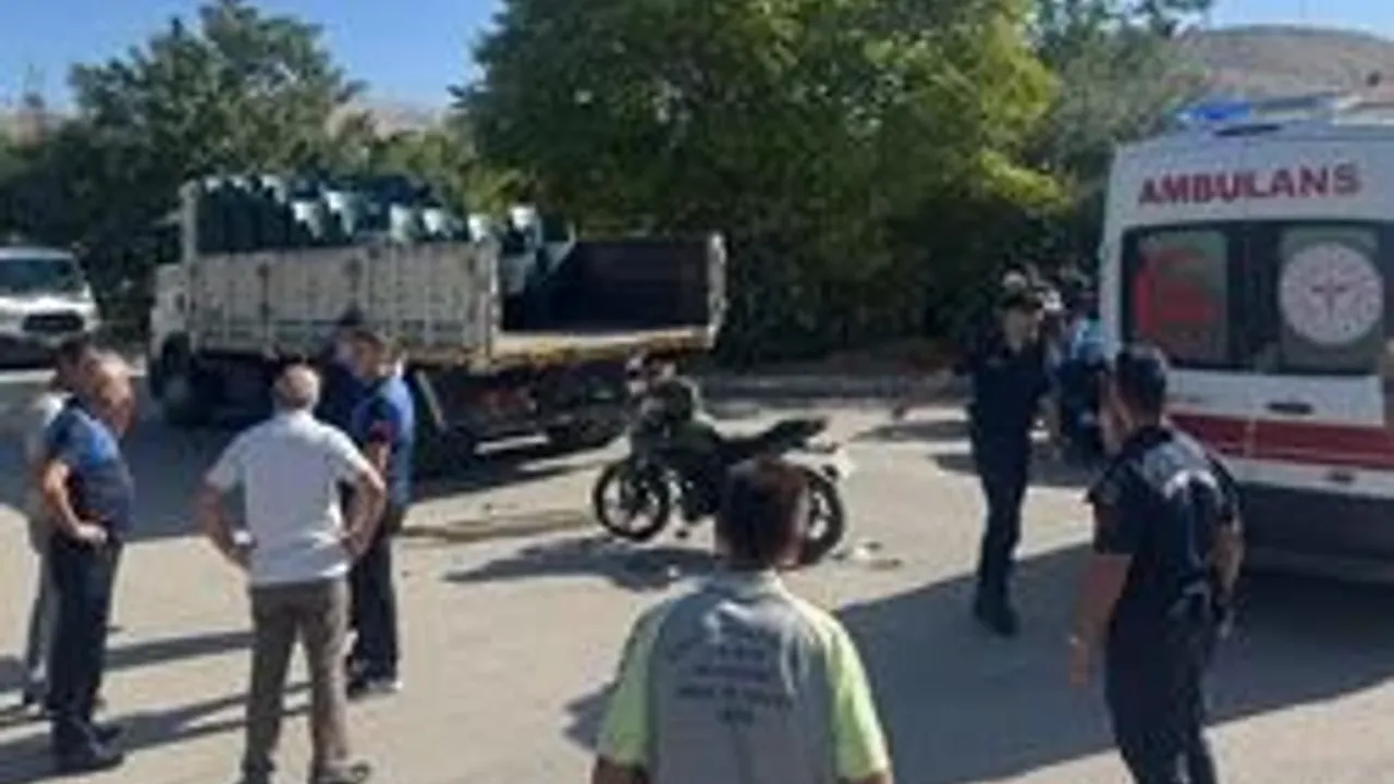 Çayırhan’da trafik kazası: Motosiklet sürücüsü ağır yaralı görseli