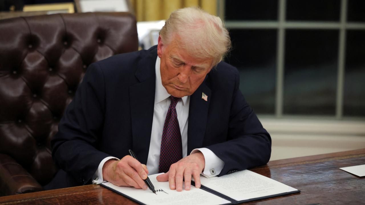 Trump’tan yeni gümrük hamlesi: Türkiye’ye yüzde 15 vergi, Kanada’ya artış görseli
