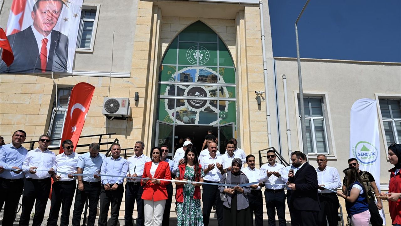 Hasankeyf ilçemizde gençlik kampı ve gençlik merkezi hizmete açıldı görseli