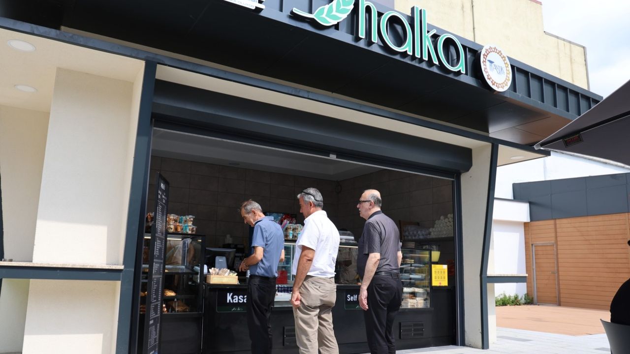 Halka Kafe, Mola Park’ta hizmete girdi görseli