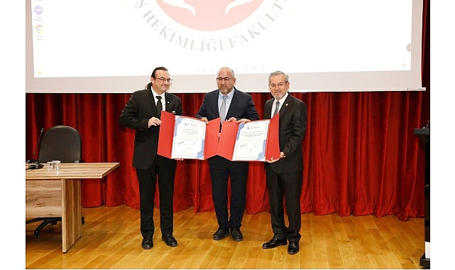 Ankara Üniversitesi Diş Hekimliği Fakültesine TÜSKA Akreditasyon Belgesi görseli