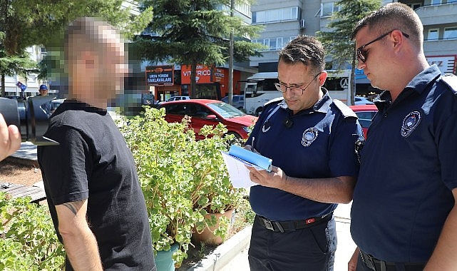 Edremit’te yere çöp ve izmarit atana para cezası dönemi başladı görseli