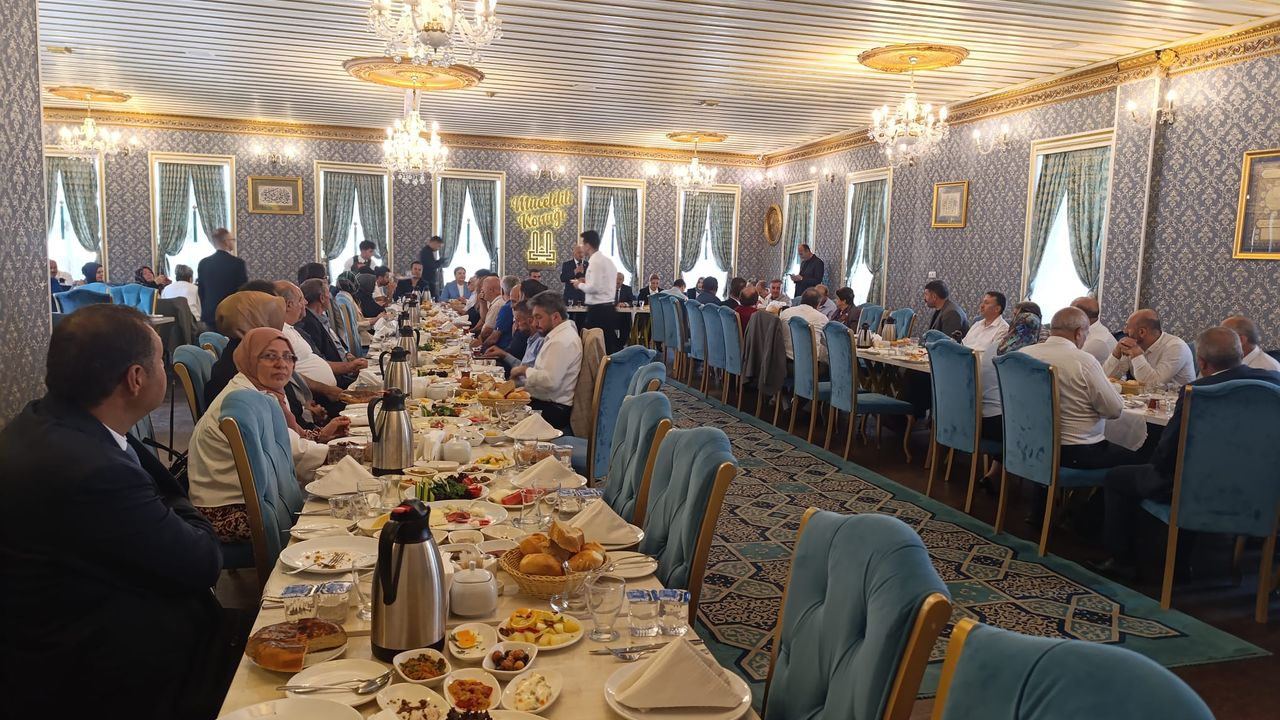 AK Parti İl Başkanlığınca STK'larla istişare toplantısı düzenlendi görseli