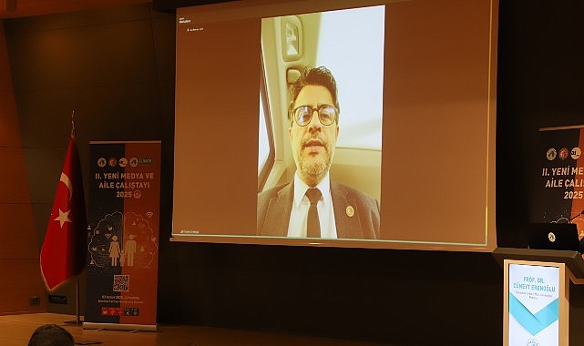 Sofraya bir tabak da telefonlar için… görseli