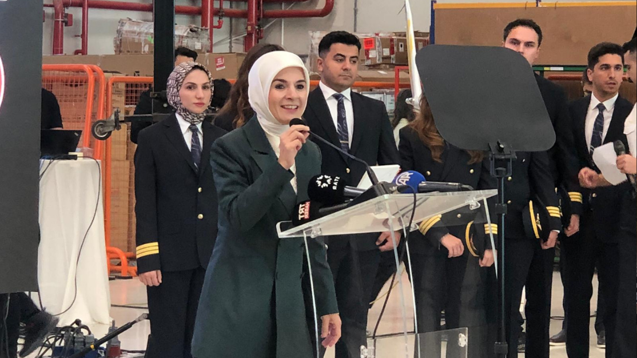 Bakan Göktaş, Aydın'da genç pilotlarla buluştu görseli