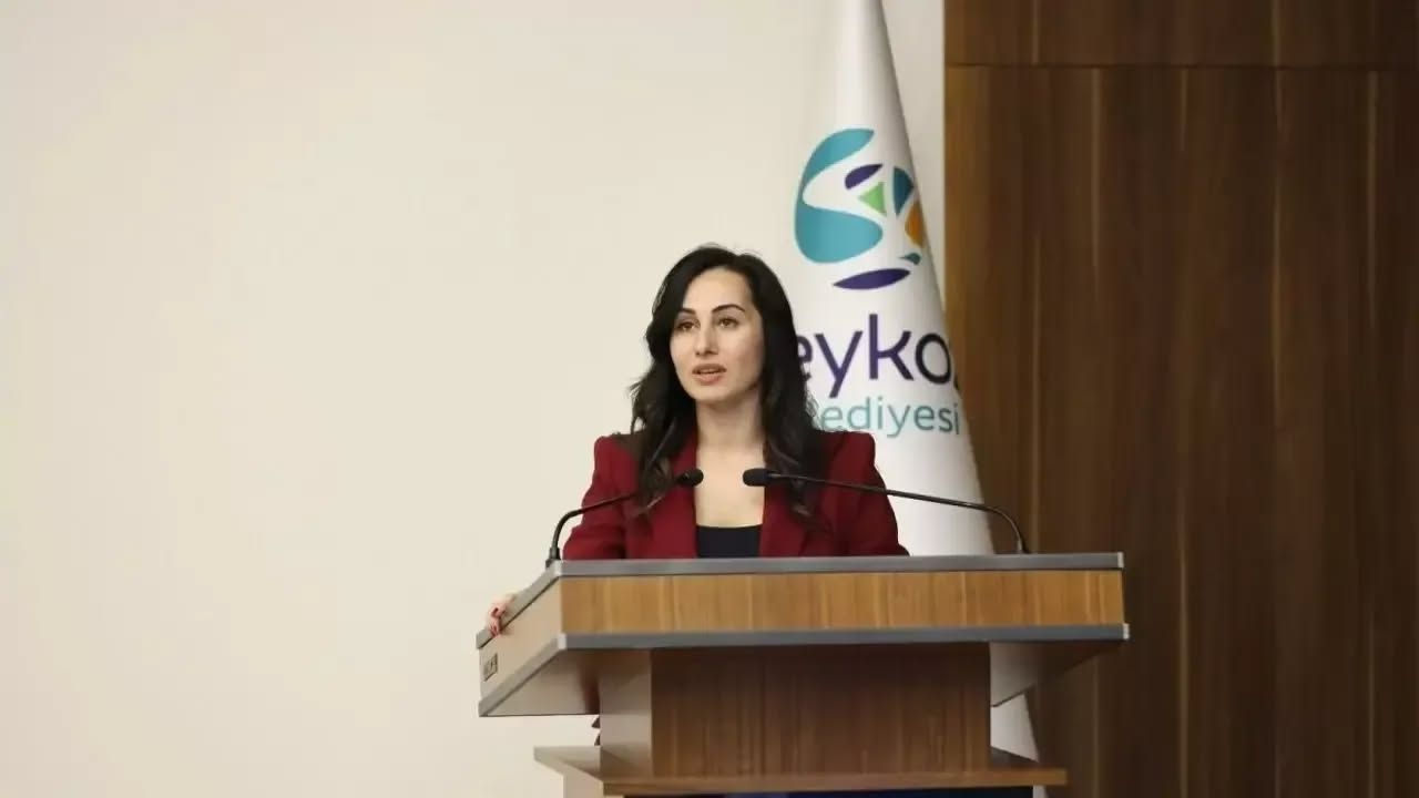 Beykoz Belediye Başkan Vekili Özlem Vural Gürzel CHP’den istifa etti görseli