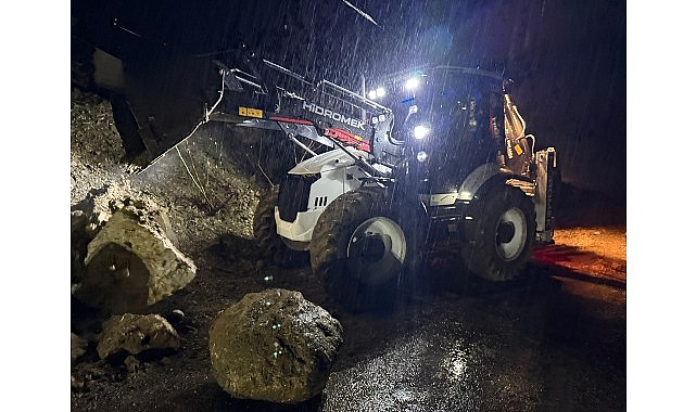 Kemer’de istinat duvarı çöktü görseli