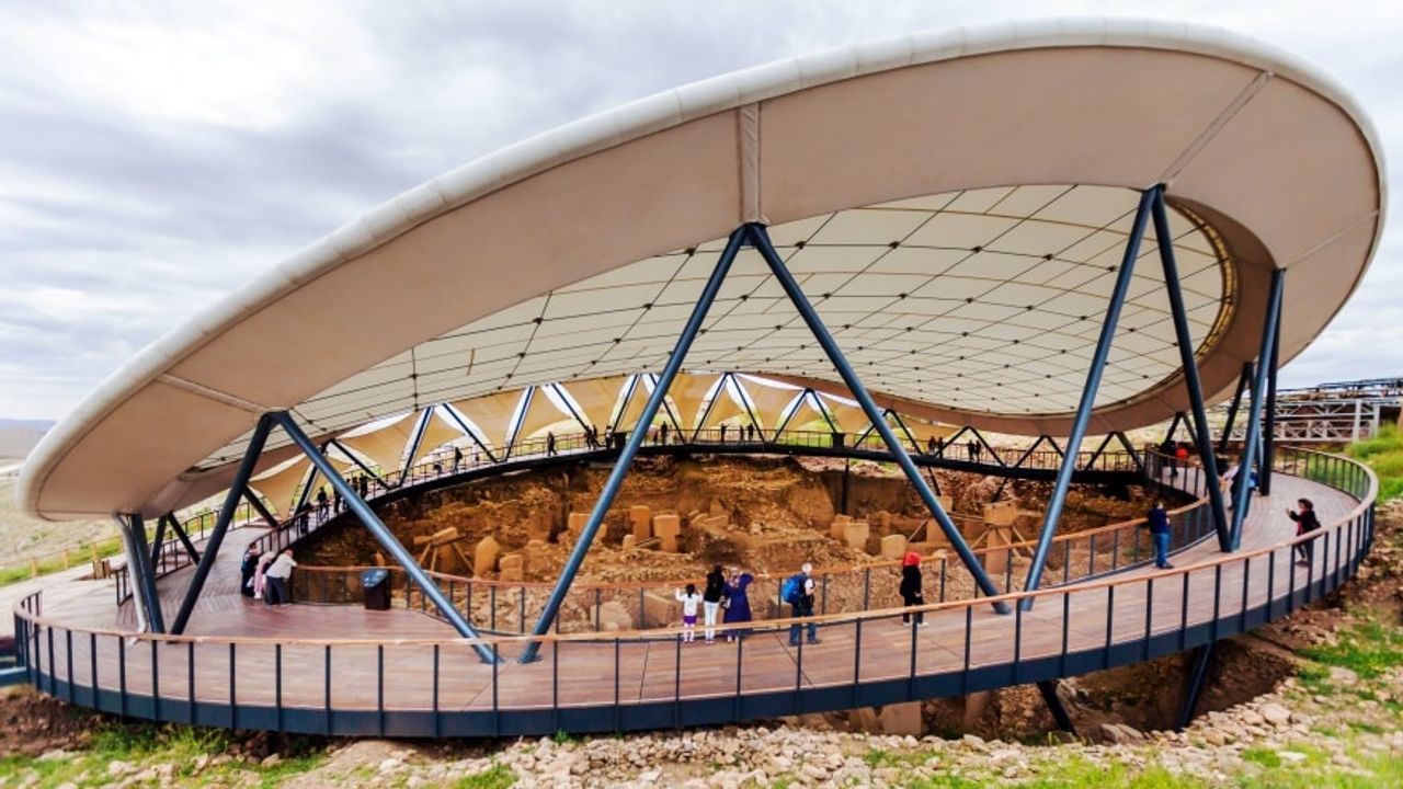 Turizmin lokomotifi: Tarihin sıfır noktası Göbeklitepe! görseli
