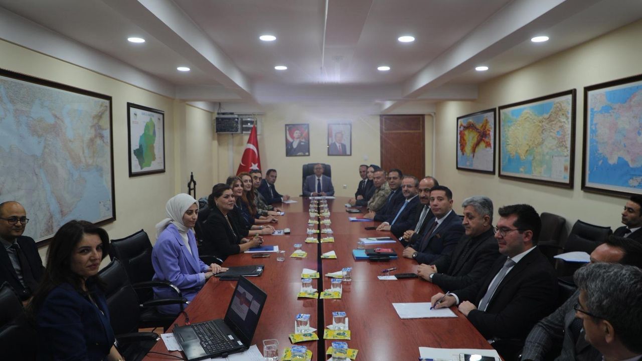 Kars'ta Kadına Yönelik Şiddetle Mücadele Toplantısı gerçekleştirildi görseli