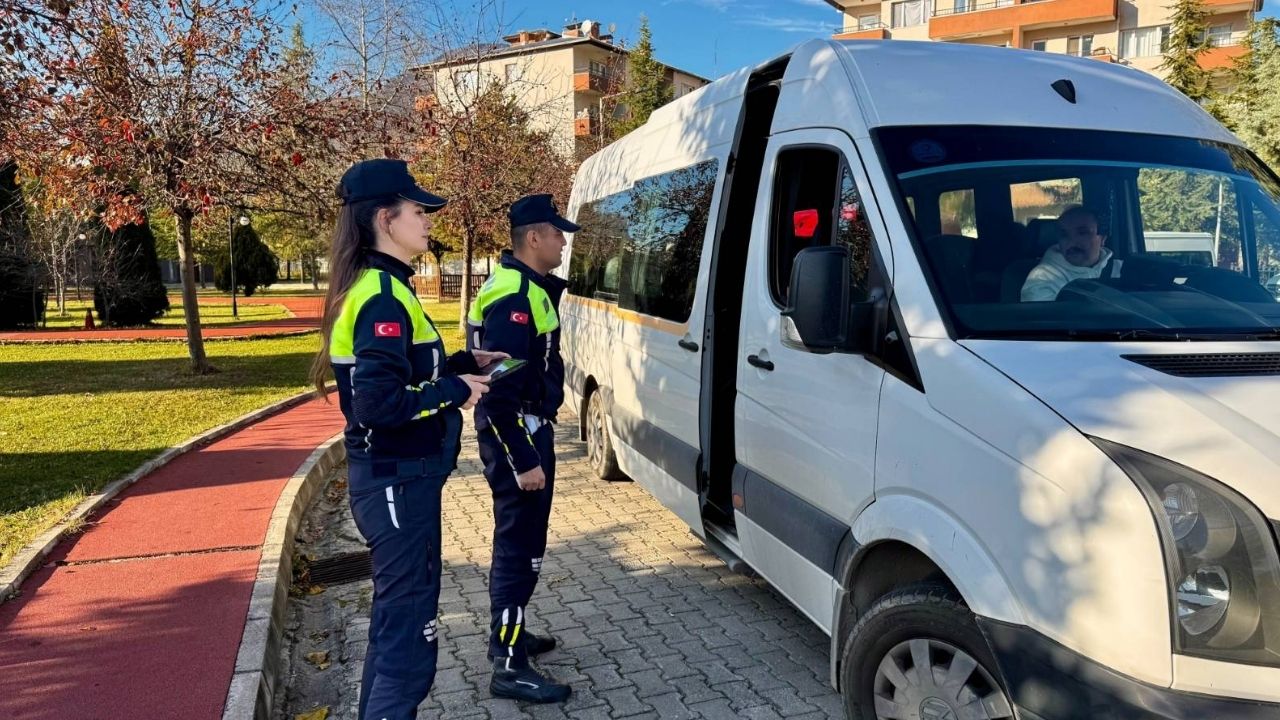 Artvin’de okul çevreleri ve servis araçlarına sıkı denetim görseli