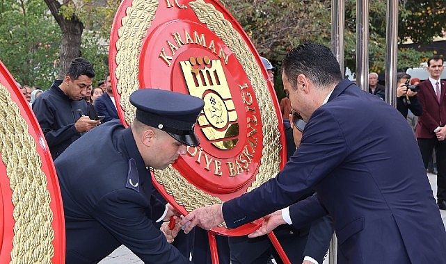 29 Ekim Cumhuriyet Bayramı Çelenk Sunma Töreni ile başladı görseli