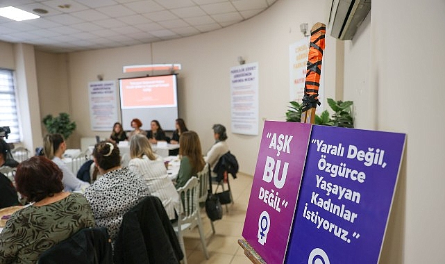 Buca’da Türk dizilerinde romantize edilen şiddet tartışıldı görseli