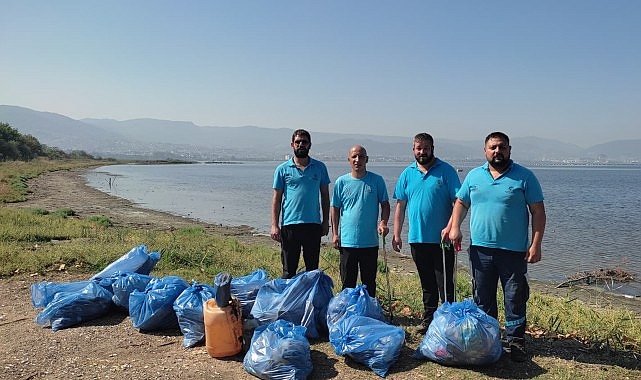 Kocaeli'de sahil temizliği Mavi Takım'dan sorulur görseli