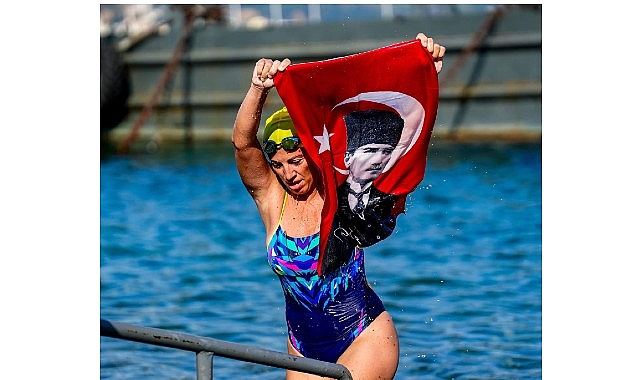 30 Ağustos’ta 30 Saatlik Yüzme Performansı görseli