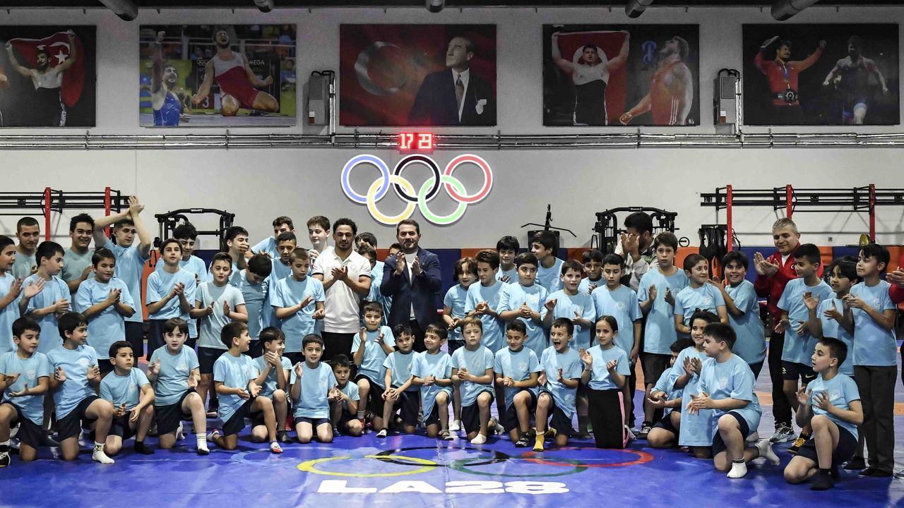 Askİ Spor Kulübü’nden rekorlarla dolu bir yıl: 4 binin üzerinde sporcu çocuk, 417 madalya, 3 dünya, 1 Avrupa rekoru görseli