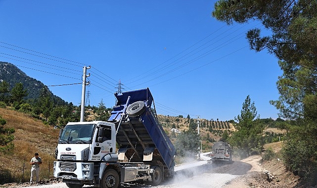 Kemer Ovacık Mahallesi'nin 3.5 kilometrelik yolu asfaltla buluştu görseli