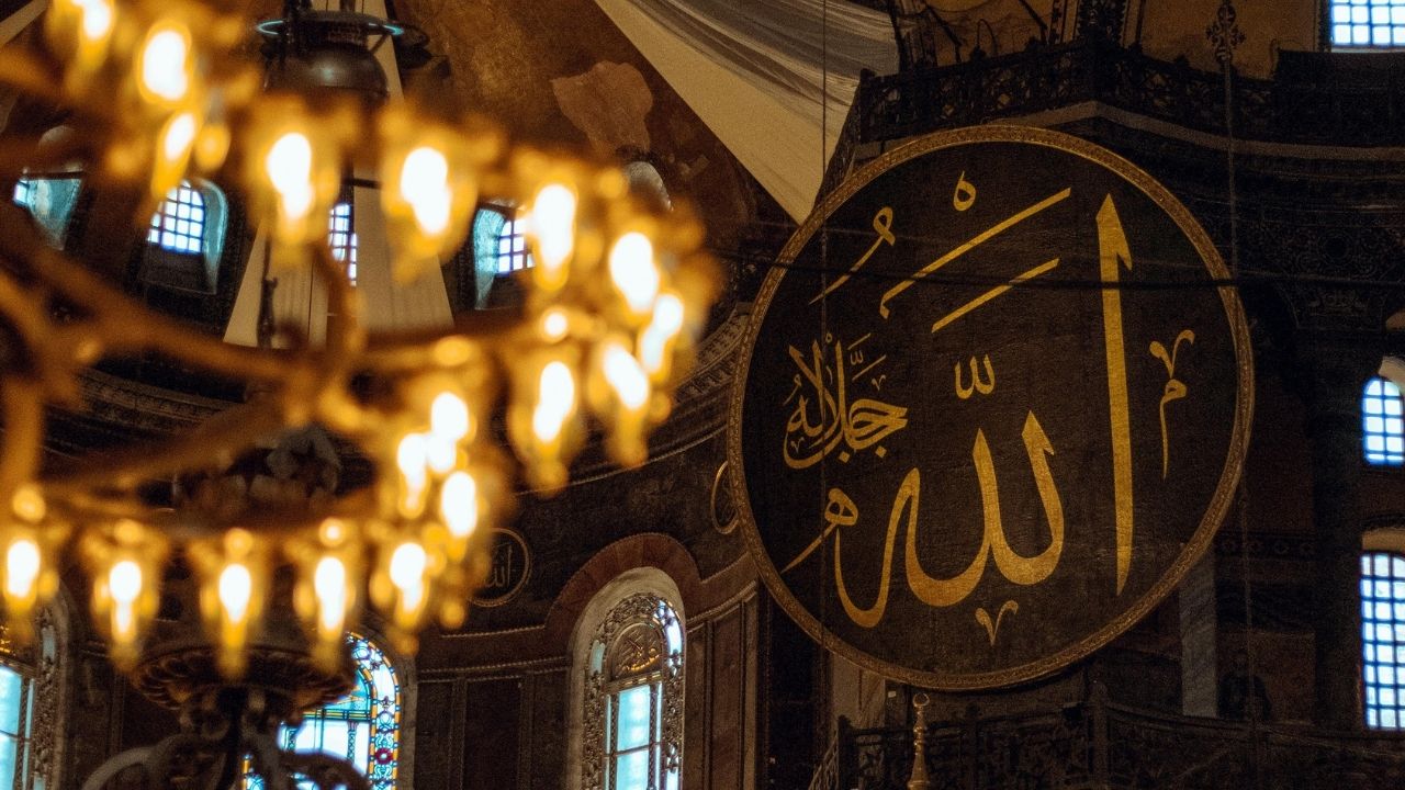 Ramazan ayının müjdecisi Berat Kandili idrak edilecek görseli