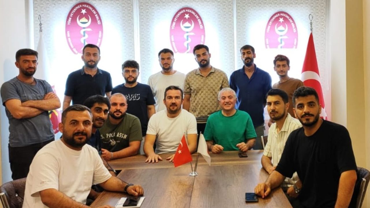 Kars Veteriner Hekimler Odası koordinatörlüğünde Suni Tohumlama Kursu başarıyla tamamlandı görseli