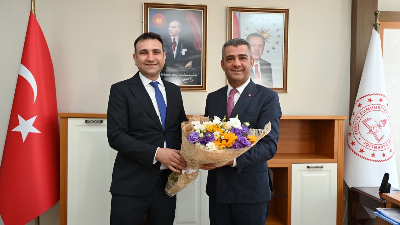 Aydın’da yeni İl Milli Eğitim Müdürü Mehmet Yiğit görevine başladı görseli