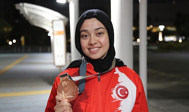 Esma Gökülü, İşitme Engelliler Olimpiyatlarında Bronz Madalya Alarak Ülkemizin Gururu Oldu görseli