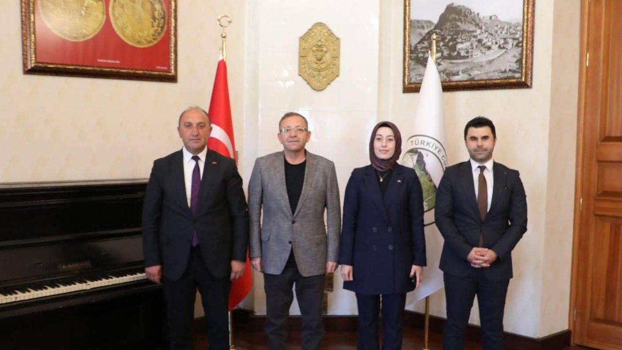 Vali Ziya Polat, Hanak protokolünü makamında ağırladı görseli