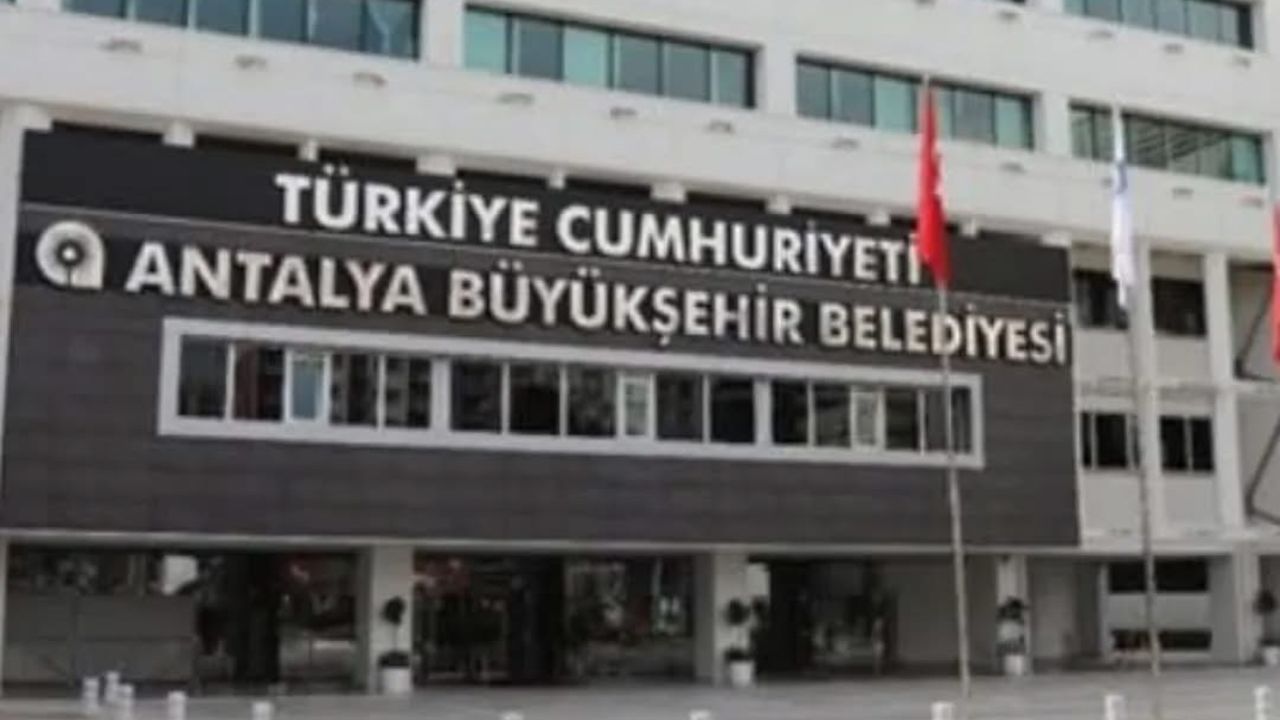 Antalya Büyükşehir Belediyesi’nde üst düzey gözaltılar görseli