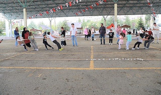 Keçiören'deki Sokak Oyunları Festivali'nde doyasıya eğlence görseli