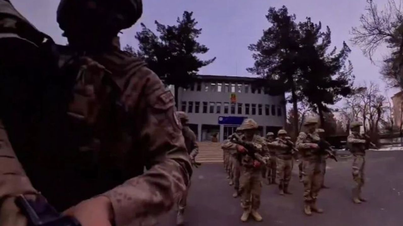 Diyarbakır ve Manisa' Operasyonlarında 445 Şüpheli Yakalandı görseli
