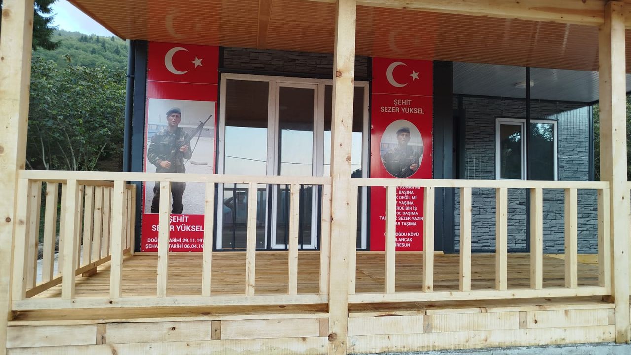 Şehit babasının ev hayali anahtar teslim töreniyle gerçekleşiyor görseli