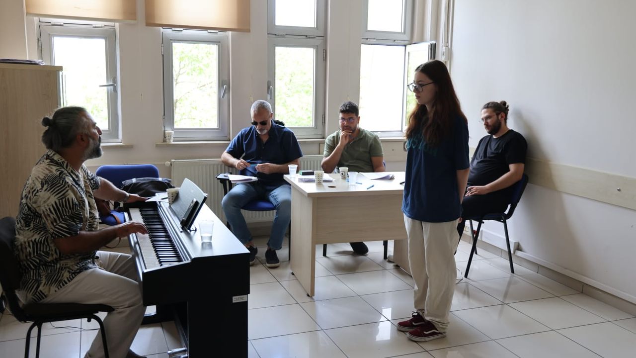Kocaeli Büyükşehir Konservatuvarı yeni yeteneklerini arıyor görseli