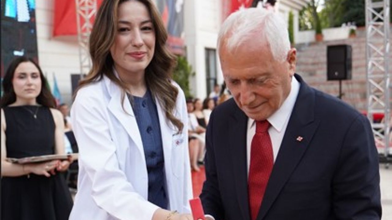 Şehit kızından yürekleri dağlayan mezuniyet konuşması görseli