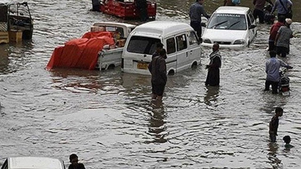 Pakistan’da şiddetli yağışlar can aldı: 38 Ölü, 63 yaralı görseli